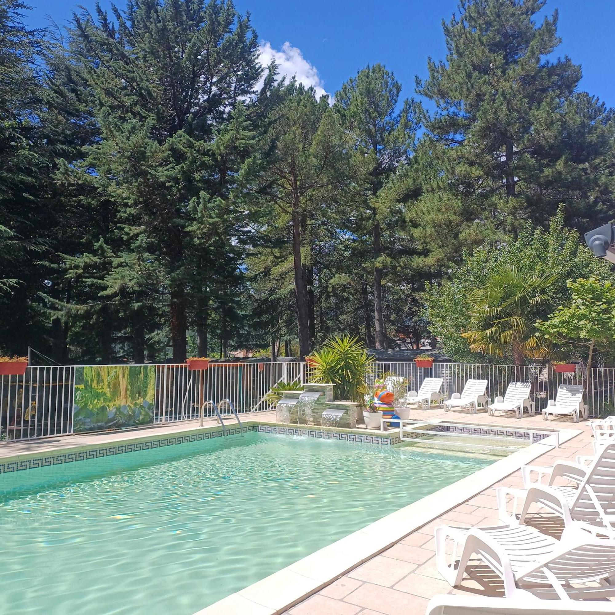Camping La Source Sournia Exterior foto